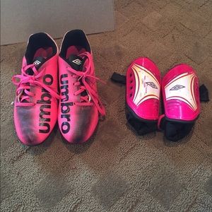 Umbro soccer cleats & shin guards size 6 big kids
